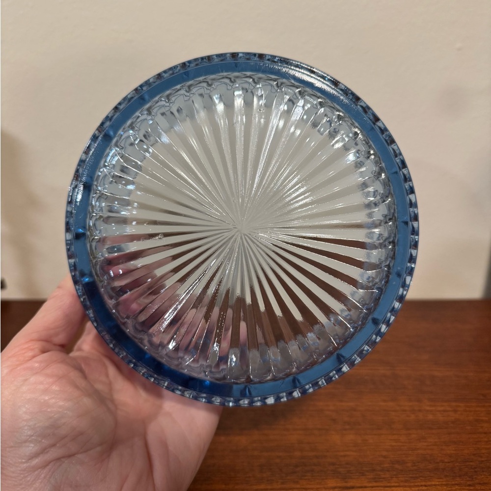 Vintage Indiana Glass Ice Blue Princess Pattern Covered Candy Dish trinket box - Picture 5 of 6